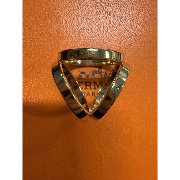 Hermès Gold-Tone Triangular Bangle scarf buckle - Picture 1 of 7